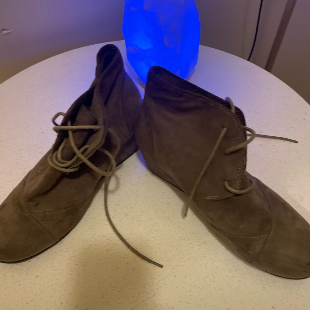 Light Brown wedge